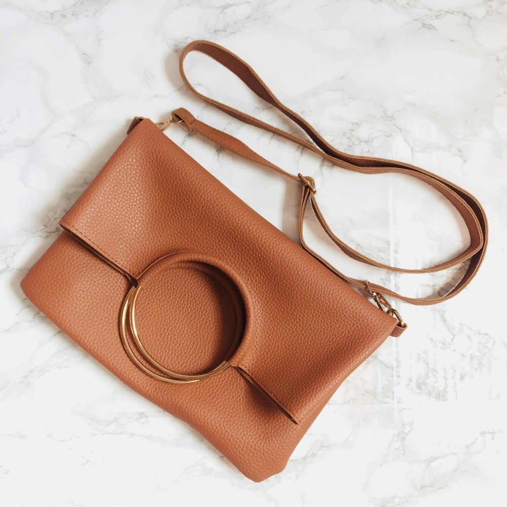 NWT Carlyle crossbody bag with big gold ring BROWN